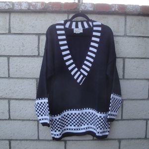 Vintage Sweater High-Quality V-Neck Black and White Sweater XL